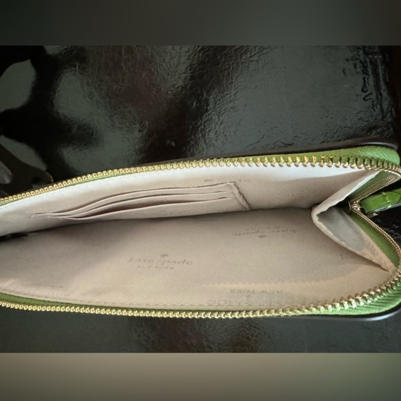 Kate Spade Lime Green Wristlet. Retail $138 - Picture 3 of 3